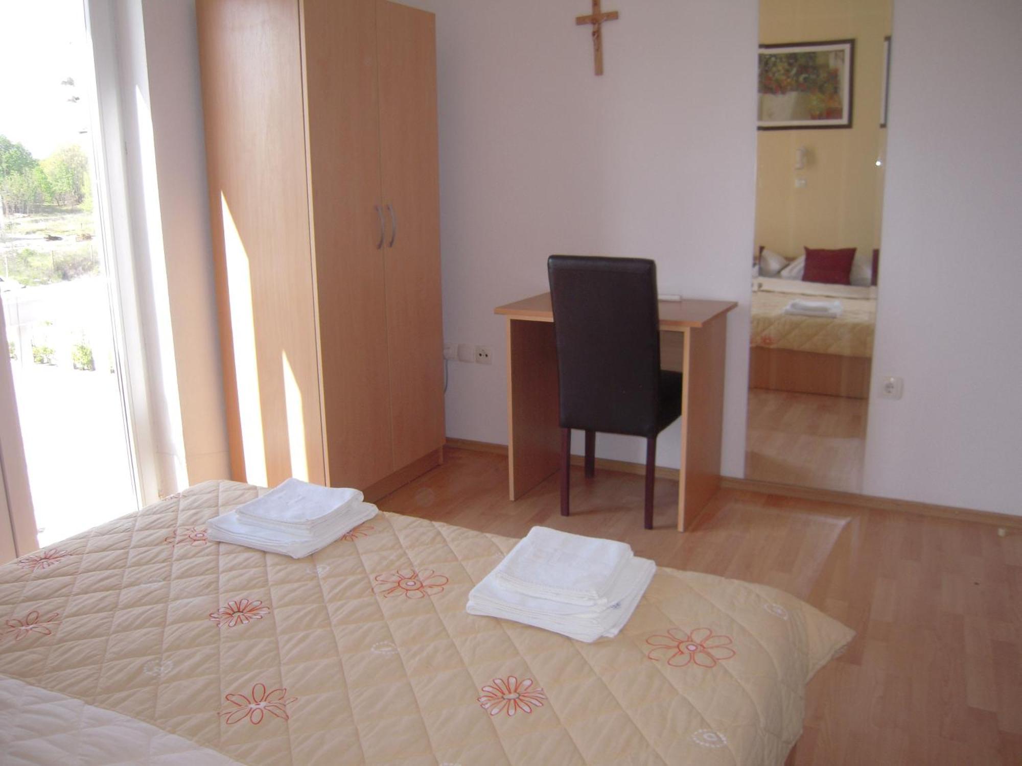 Guest House Regina Mundi เมจูโกเรีย ห้อง รูปภาพ
