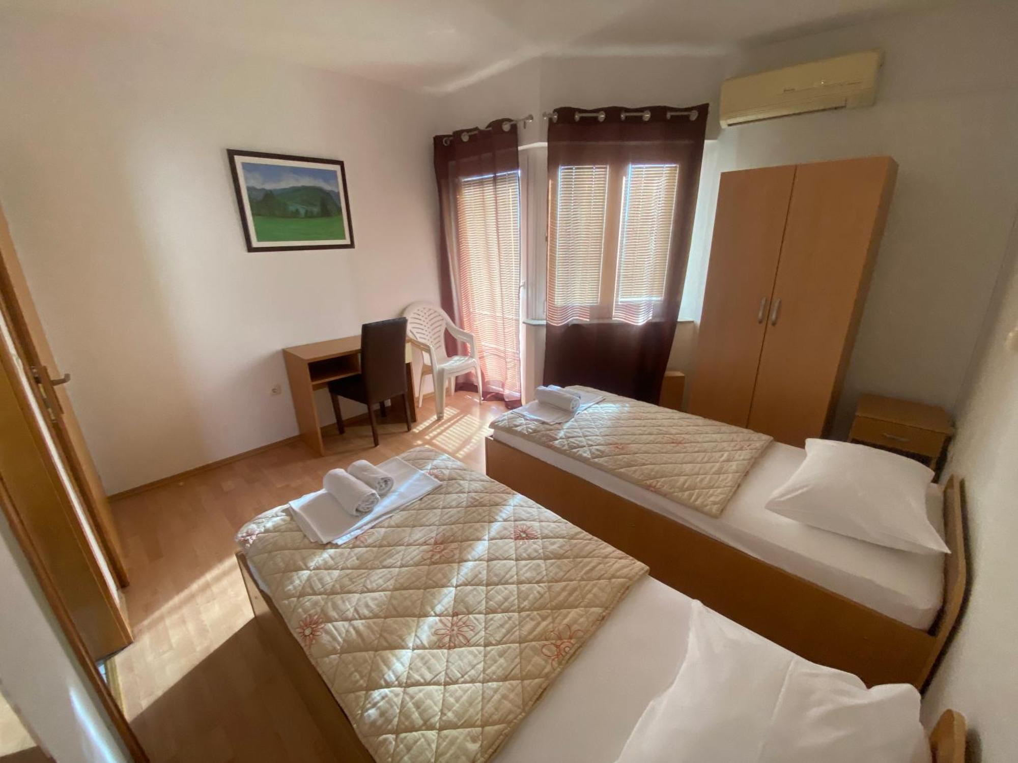 Guest House Regina Mundi เมจูโกเรีย ภายนอก รูปภาพ