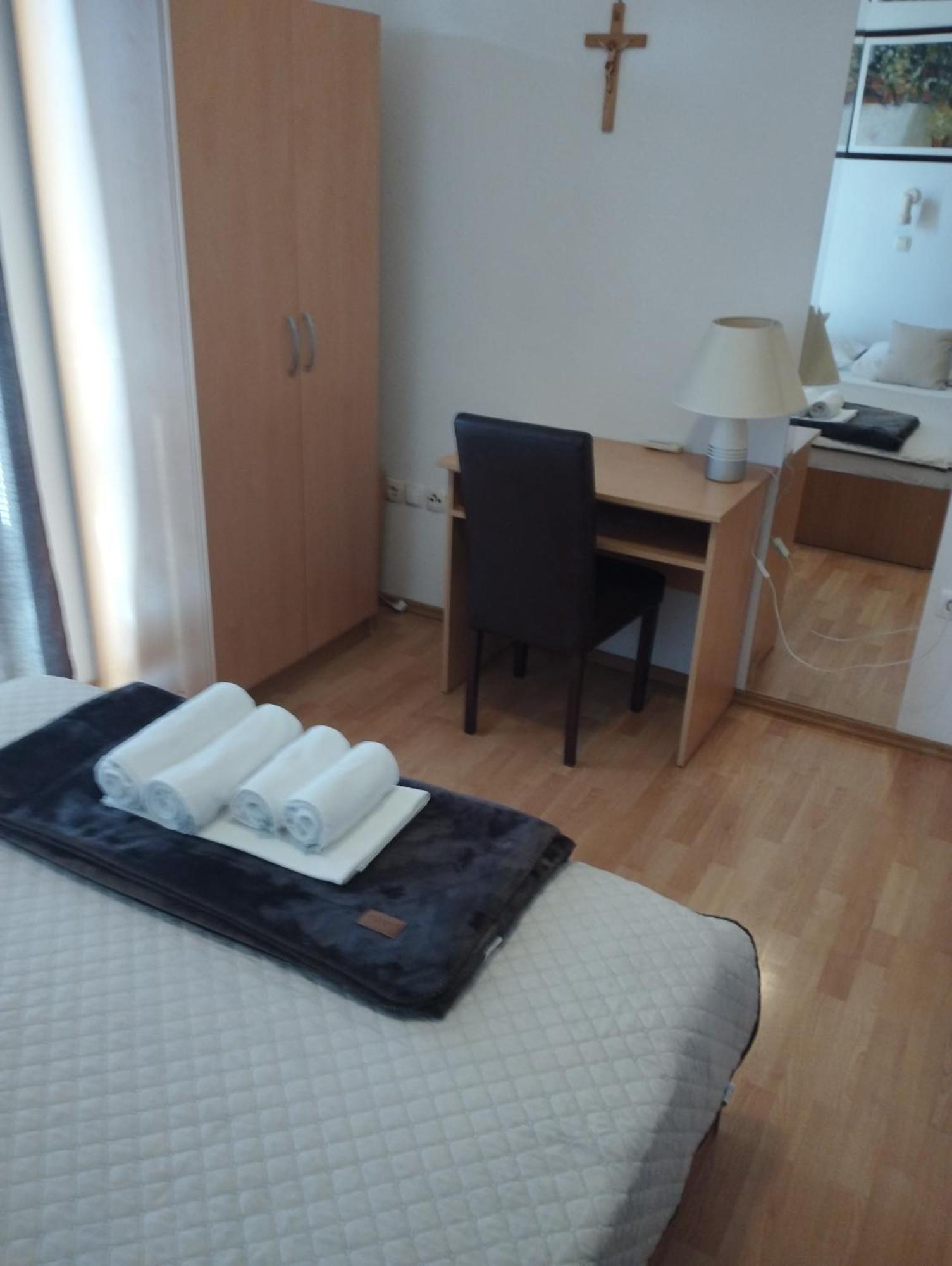 Guest House Regina Mundi เมจูโกเรีย ภายนอก รูปภาพ