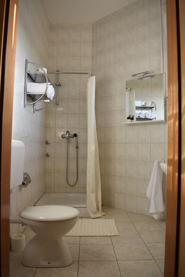 Guest House Regina Mundi เมจูโกเรีย ภายนอก รูปภาพ