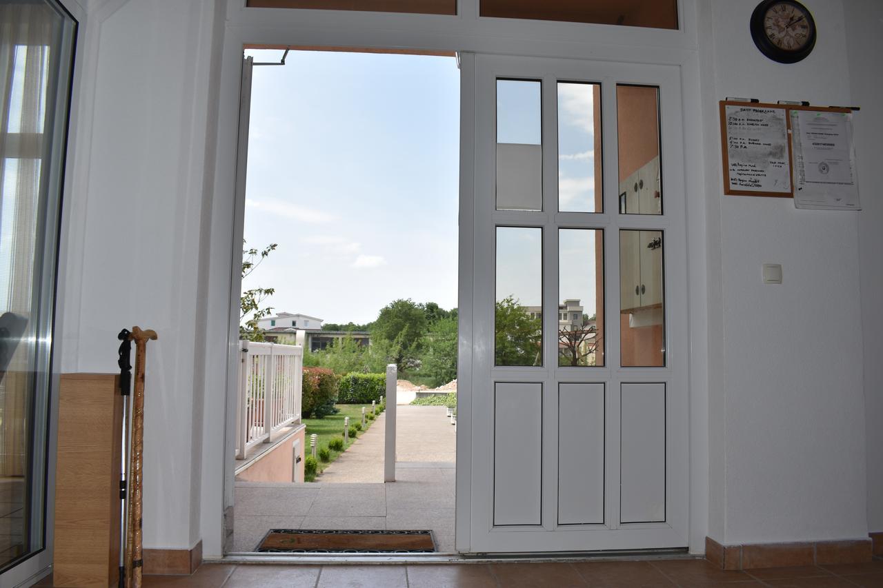 Guest House Regina Mundi เมจูโกเรีย ภายนอก รูปภาพ