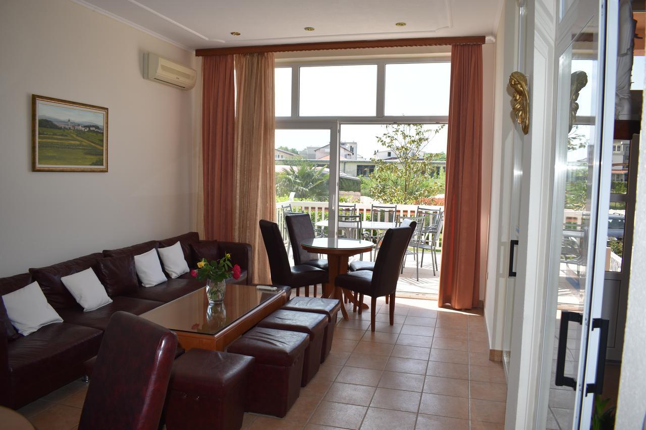 Guest House Regina Mundi เมจูโกเรีย ภายนอก รูปภาพ